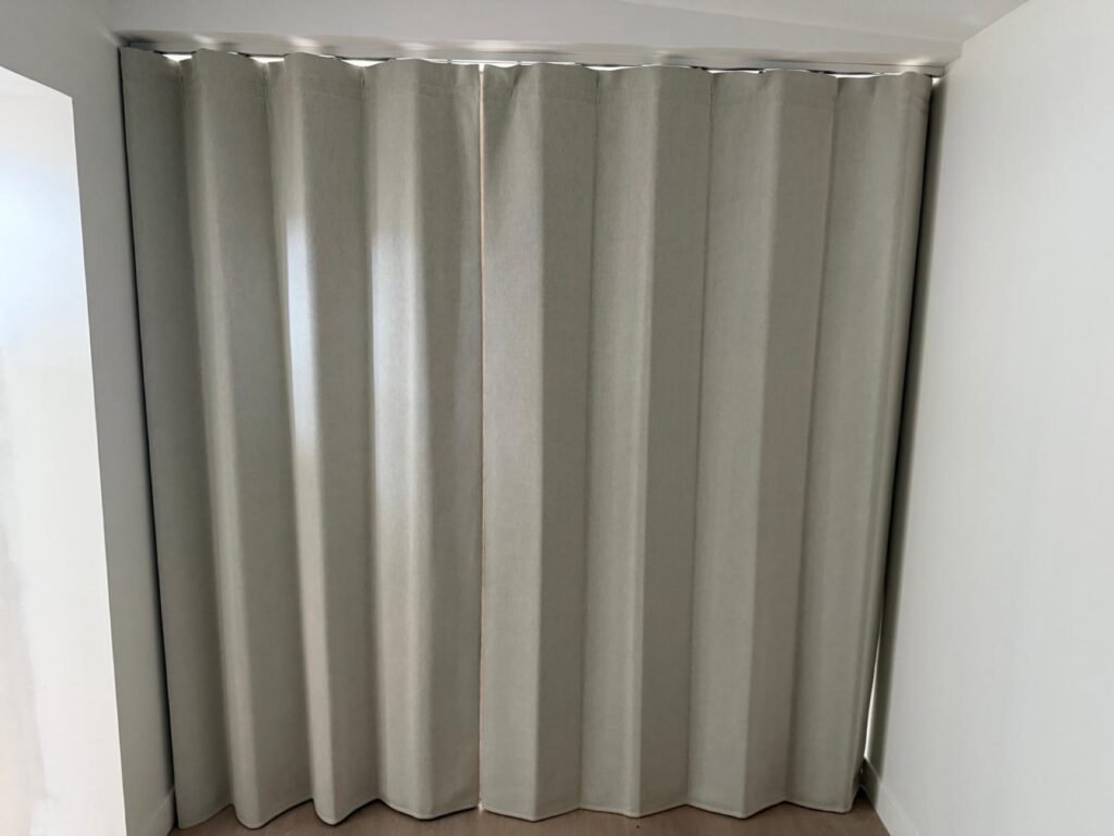 Pose d’un rideau acoustique sur mesure à Evreux